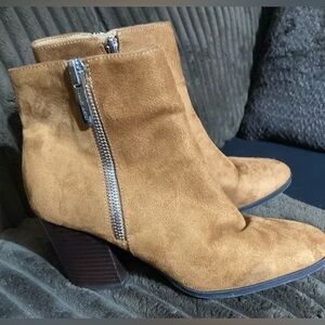 Women’s Size 8 1/2 M Nine West Brown Ankle Boots